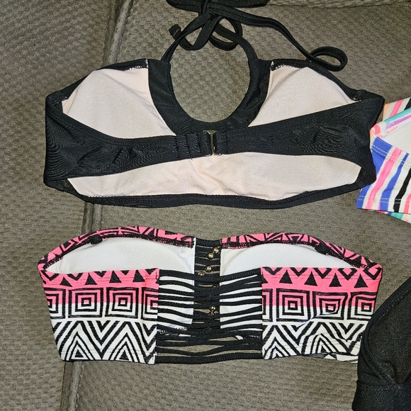 Bundle of 7 bikini tops - Picture 7 of 10
